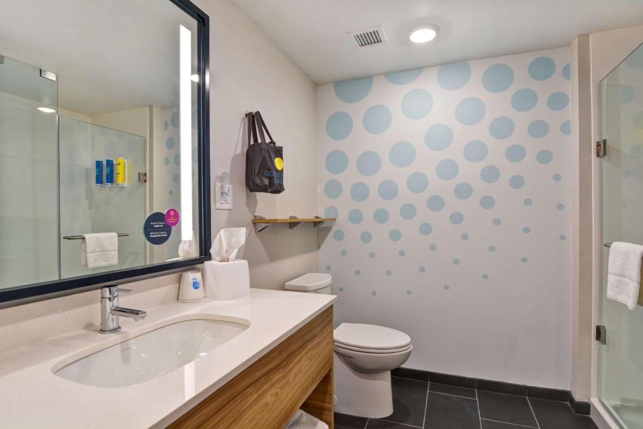 Queen Room with Two Queen Beds at Tru By Hilton Syracuse North Airport Area