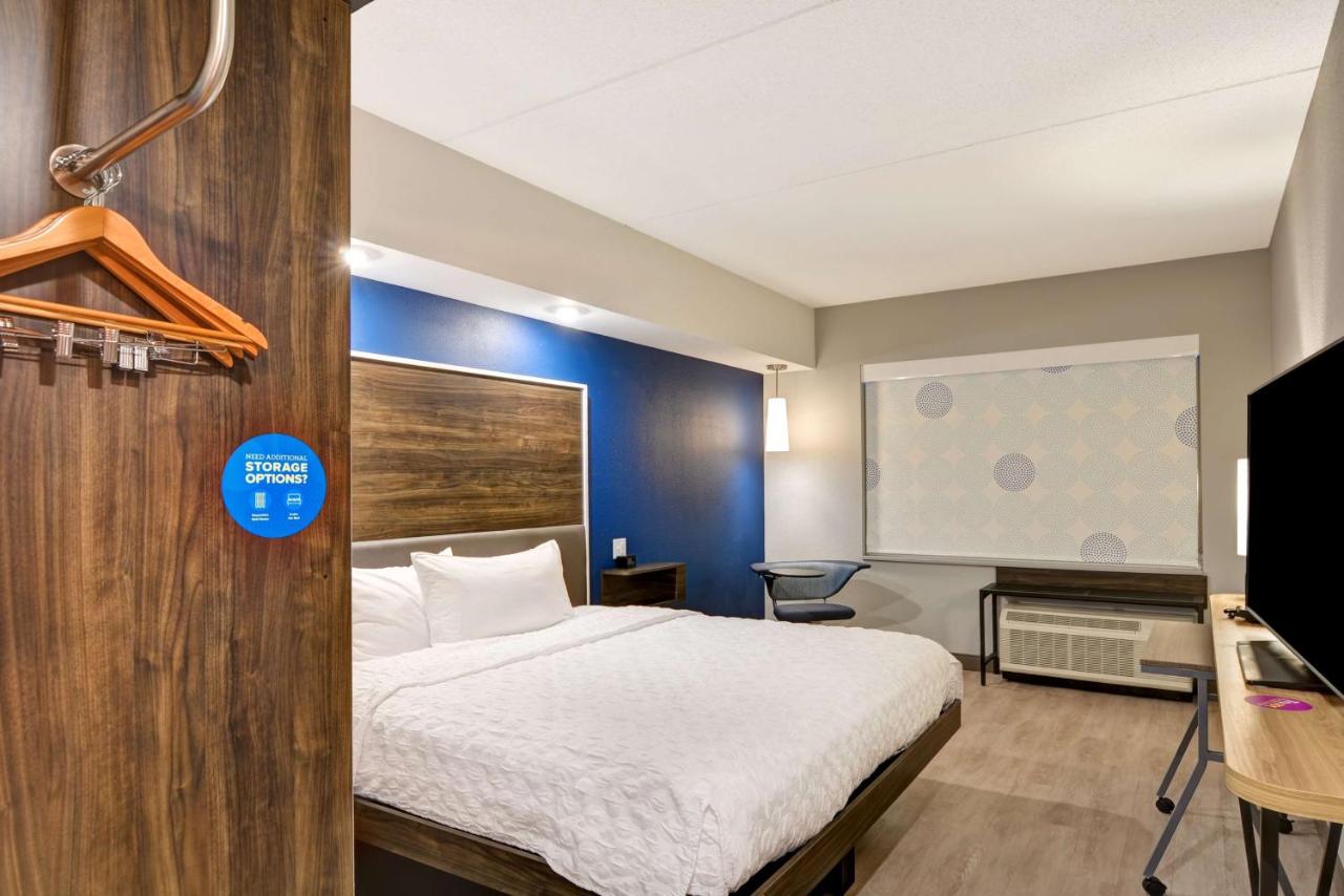 King Room at Tru By Hilton Syracuse North Airport Area