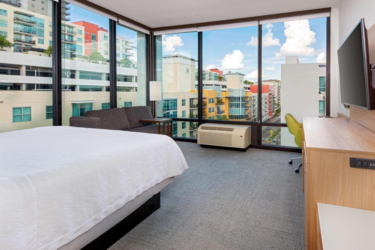 King Corner Room at Hampton Inn Tampa Downtown Channel District