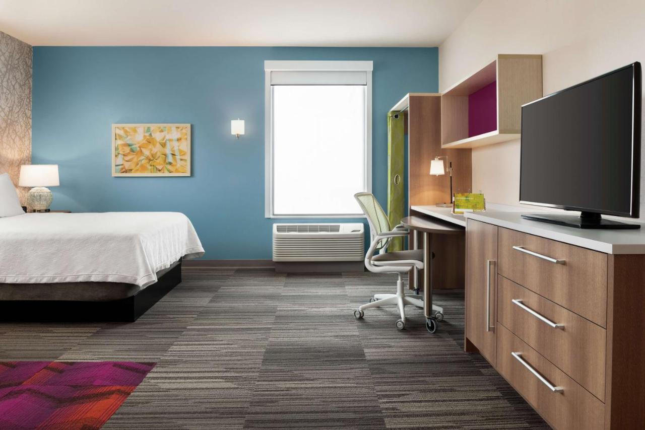 Queen Suite - Mobility Accessible/Non-Smoking at Home2 Suites by Hilton Brooklyn Park Minneapolis
