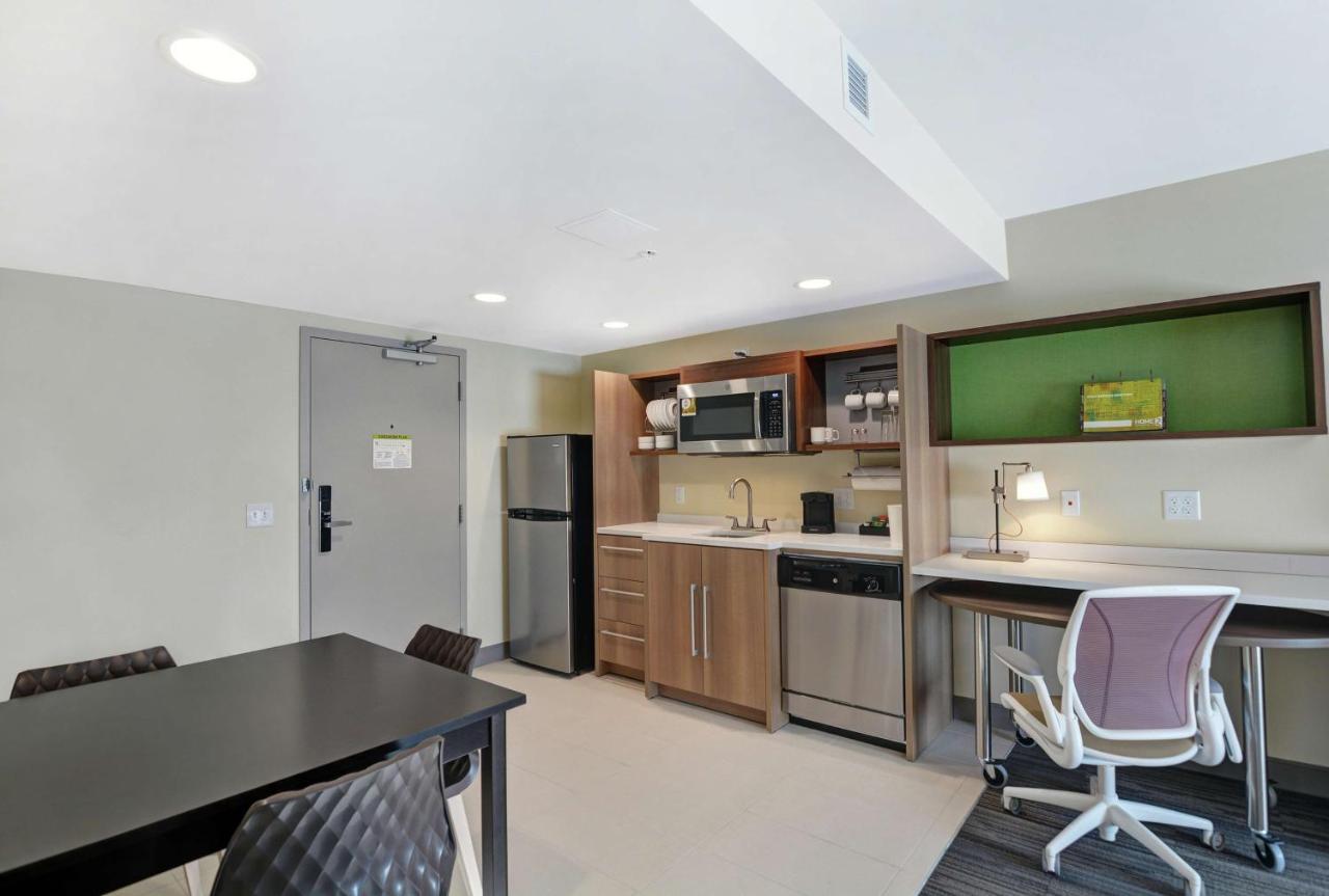 One-Bedroom King Suite - Non-Smoking at Home2 Suites by Hilton Clarksville Louisville North