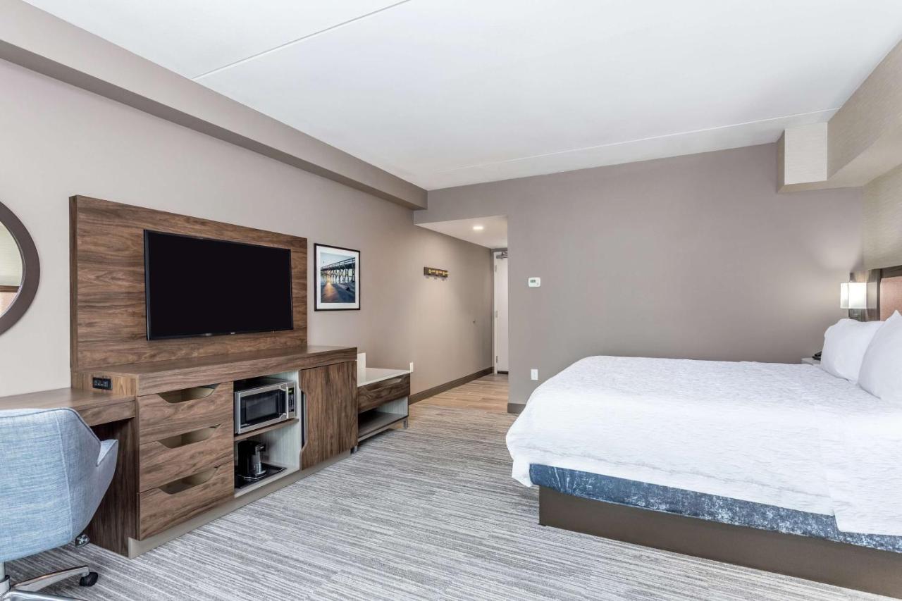 King Room at Hampton Inn & Suites Kittery