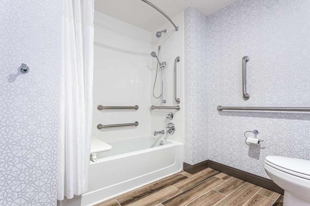 Queen Room with Two Queen Beds - Mobility/Hearing Accessible at Hampton Inn & Suites Kittery