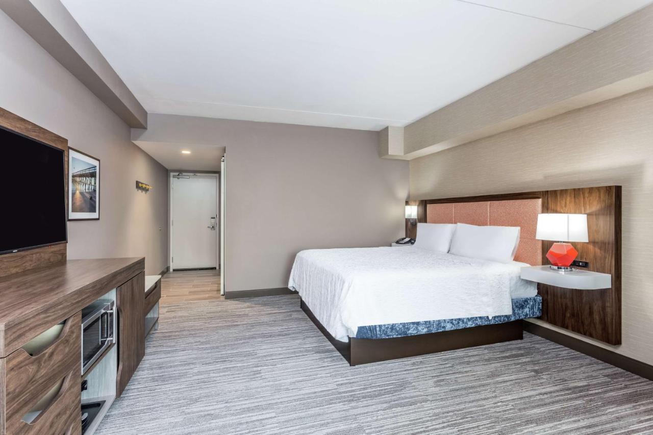 King Room at Hampton Inn & Suites Kittery