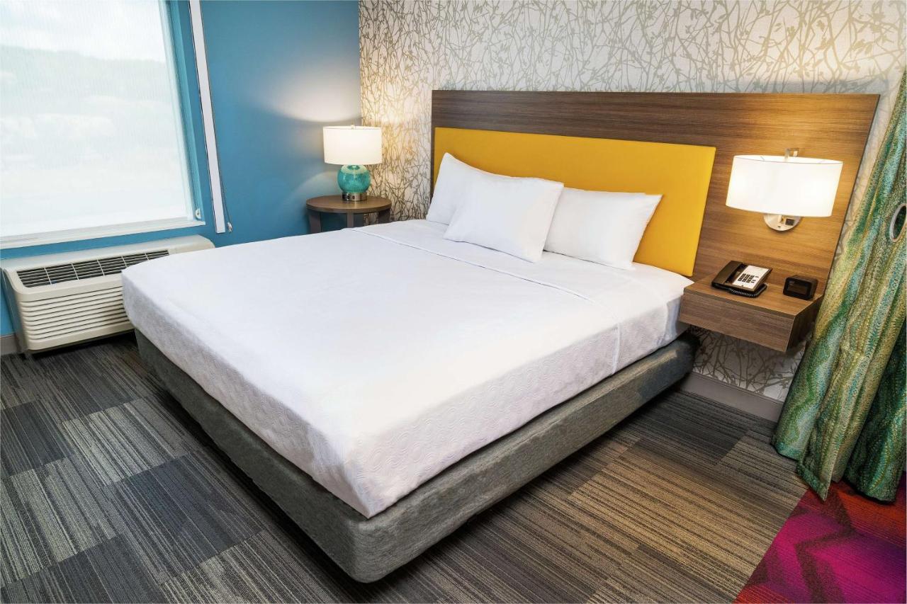 King Room with Bath Tub - Mobility/Hearing Accessible - Non-Smoking at Home2 Suites by Hilton San Antonio at the Rim