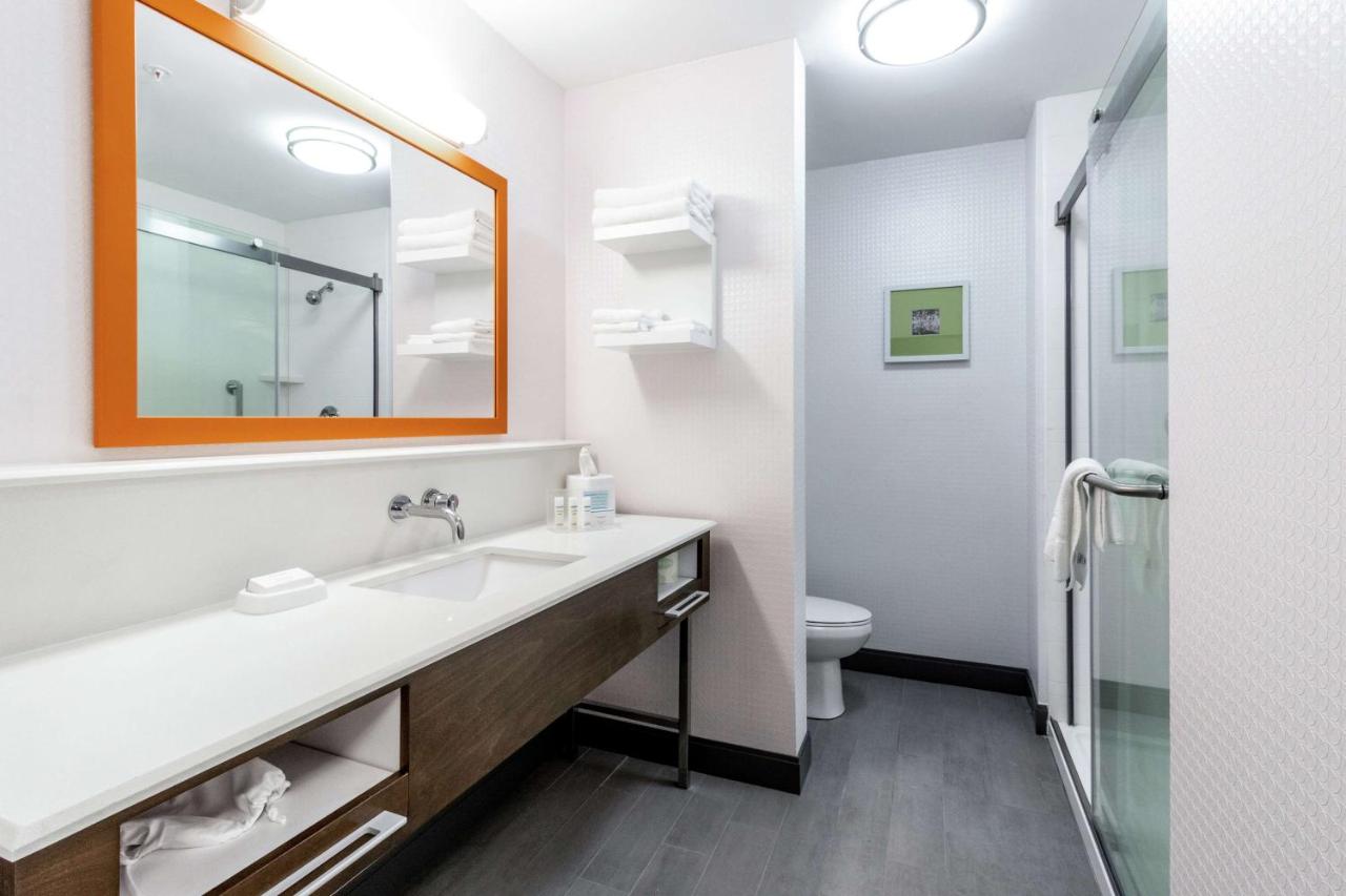 King Room - Hearing Accessible - Non-Smoking at Hampton Inn Locust Grove