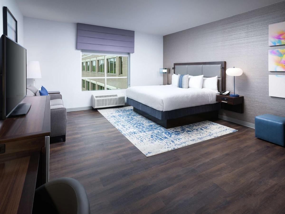 King Room with Sofa Bed at Hampton Inn & Suites Atlanta Decatur/Emory