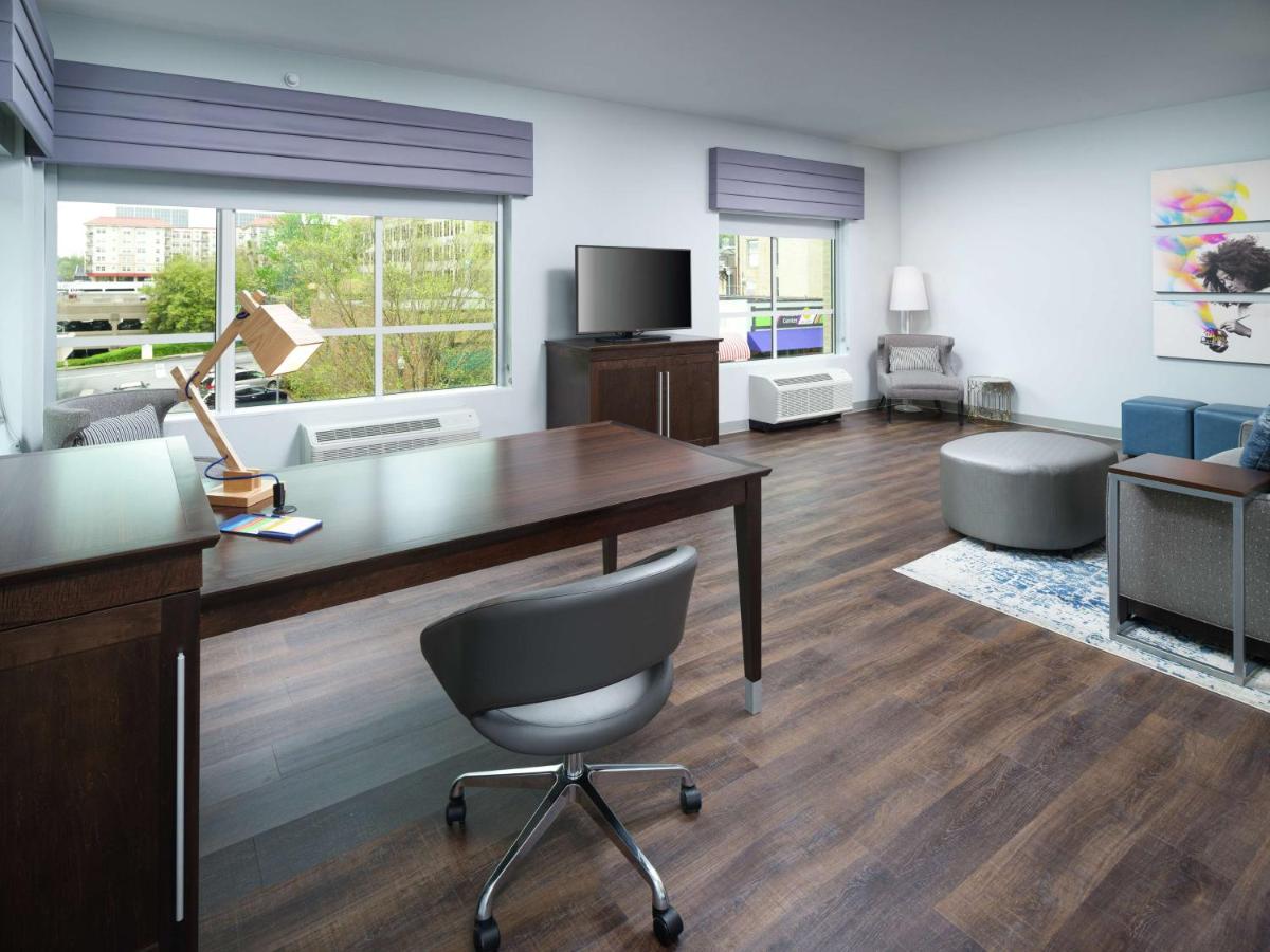 One-Bedroom King Suite - Non-Smoking at Hampton Inn & Suites Atlanta Decatur/Emory
