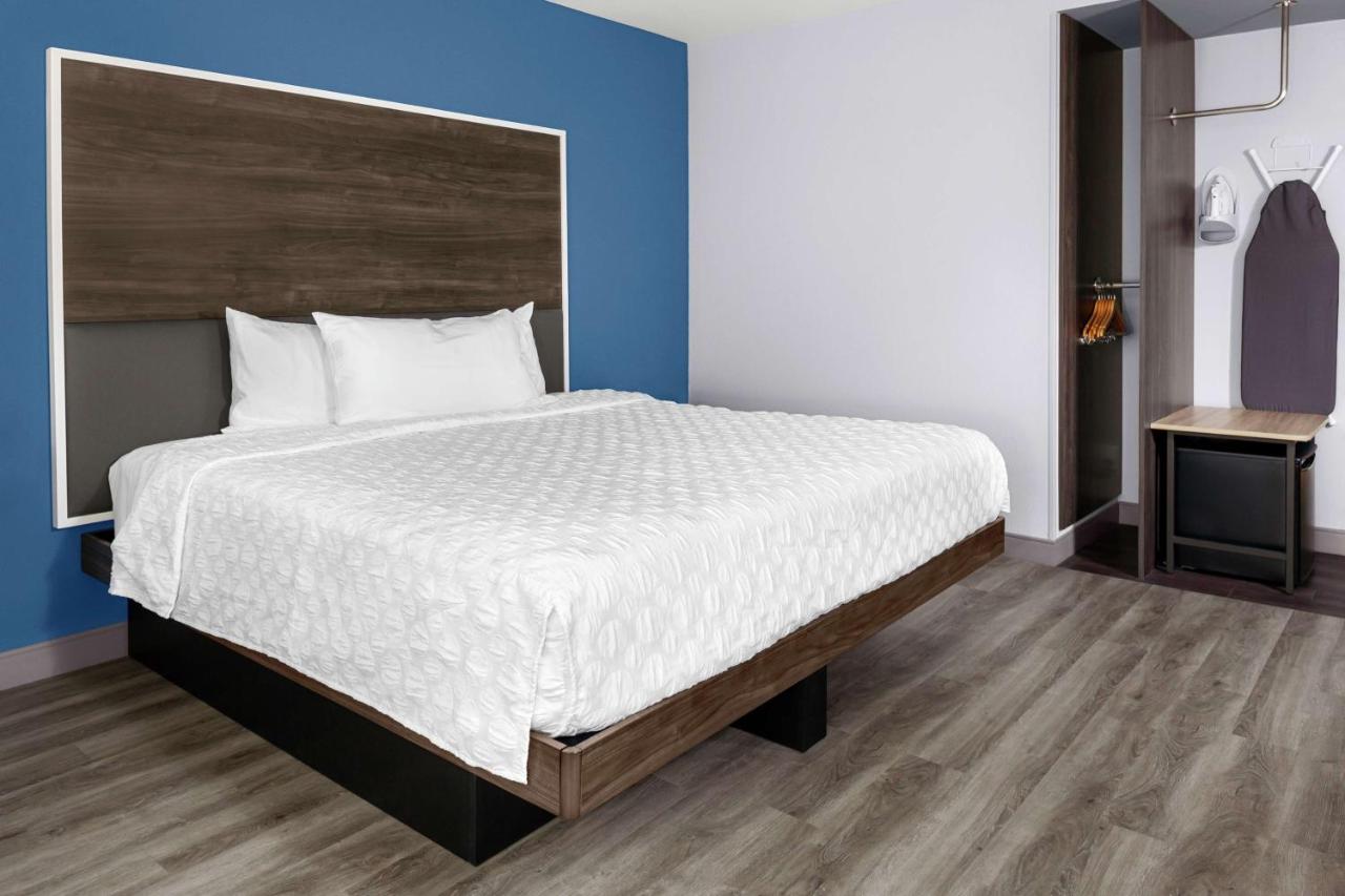 King Room - Mobility Accessible - Non-Smoking at Tru by Hilton Gilbert