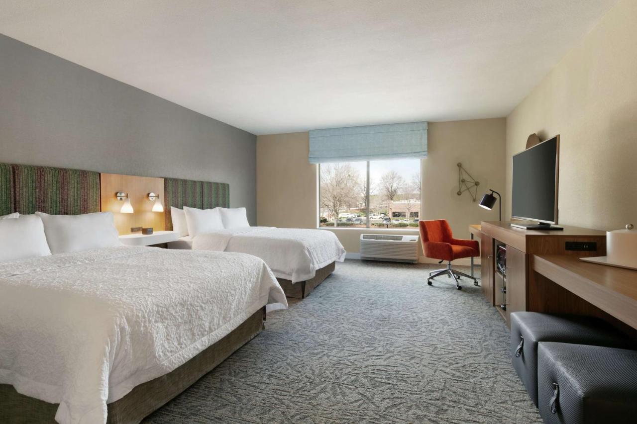 Queen Room with Bath Tub - Mobility Accessible/Non-Smoking at Hampton Inn & Suites Johns Creek