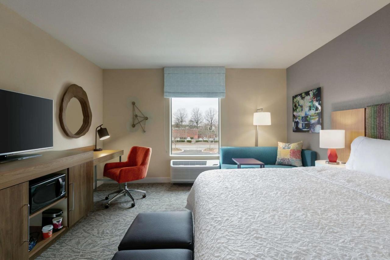 King Room at Hampton Inn & Suites Johns Creek