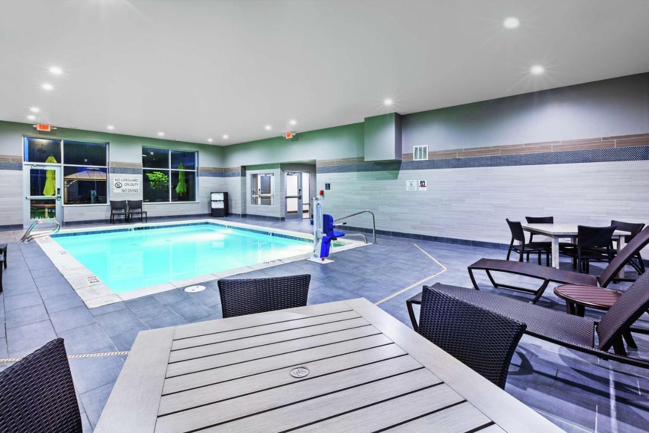 | Hampton Inn Gardner