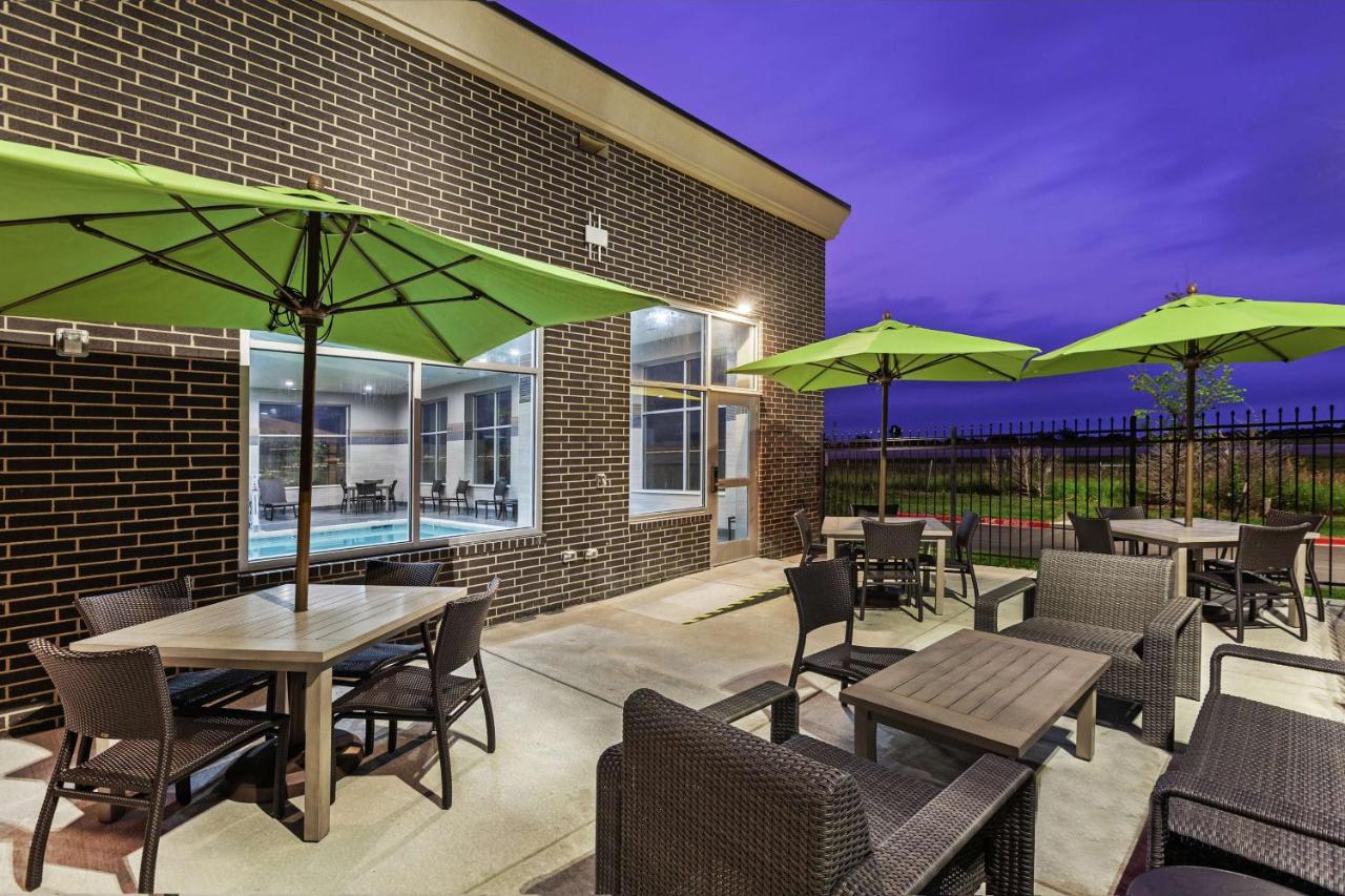 | Hampton Inn Gardner