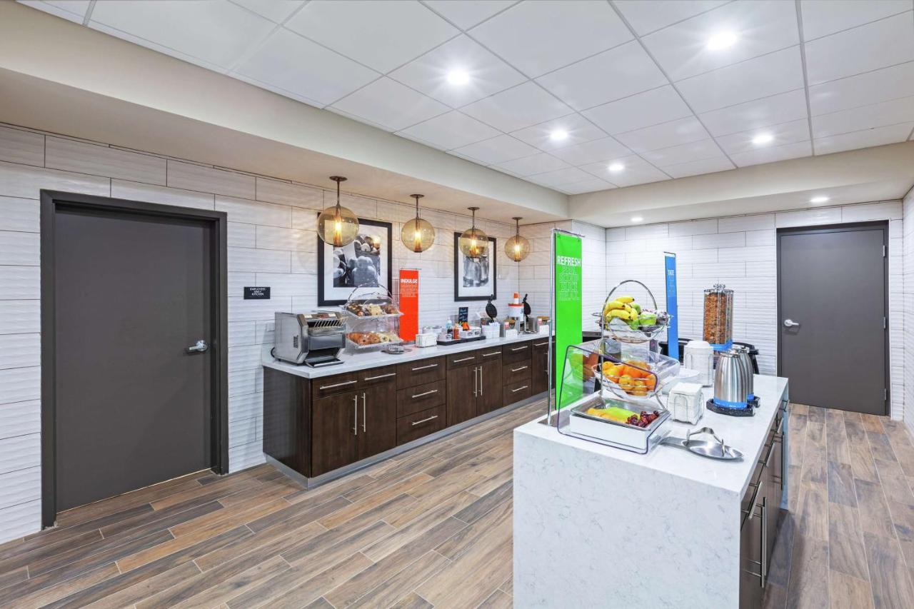 | Hampton Inn Gardner