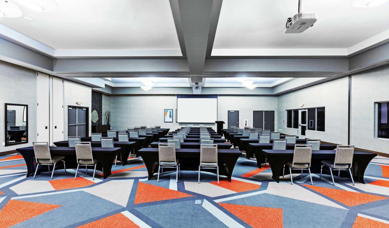 | Hampton Inn Gardner