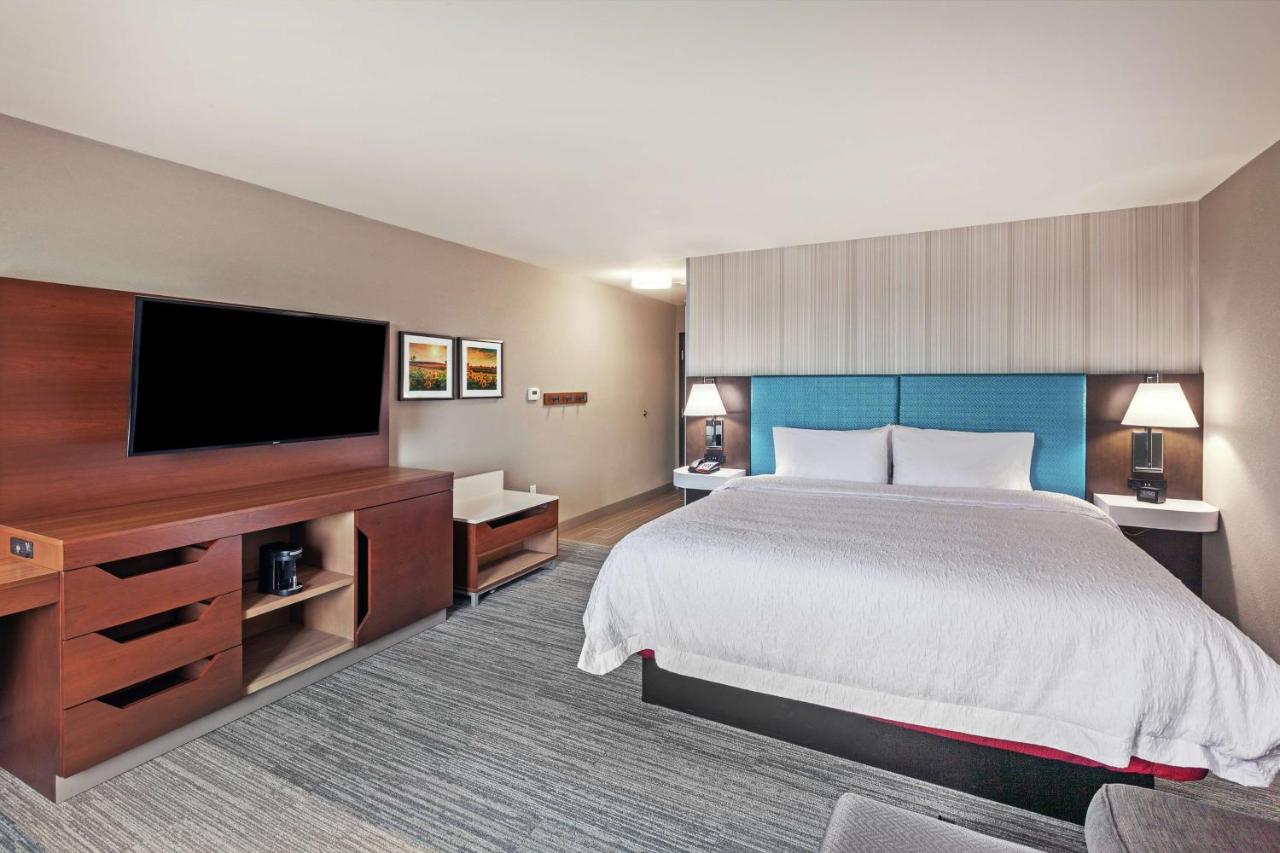 | Hampton Inn Gardner
