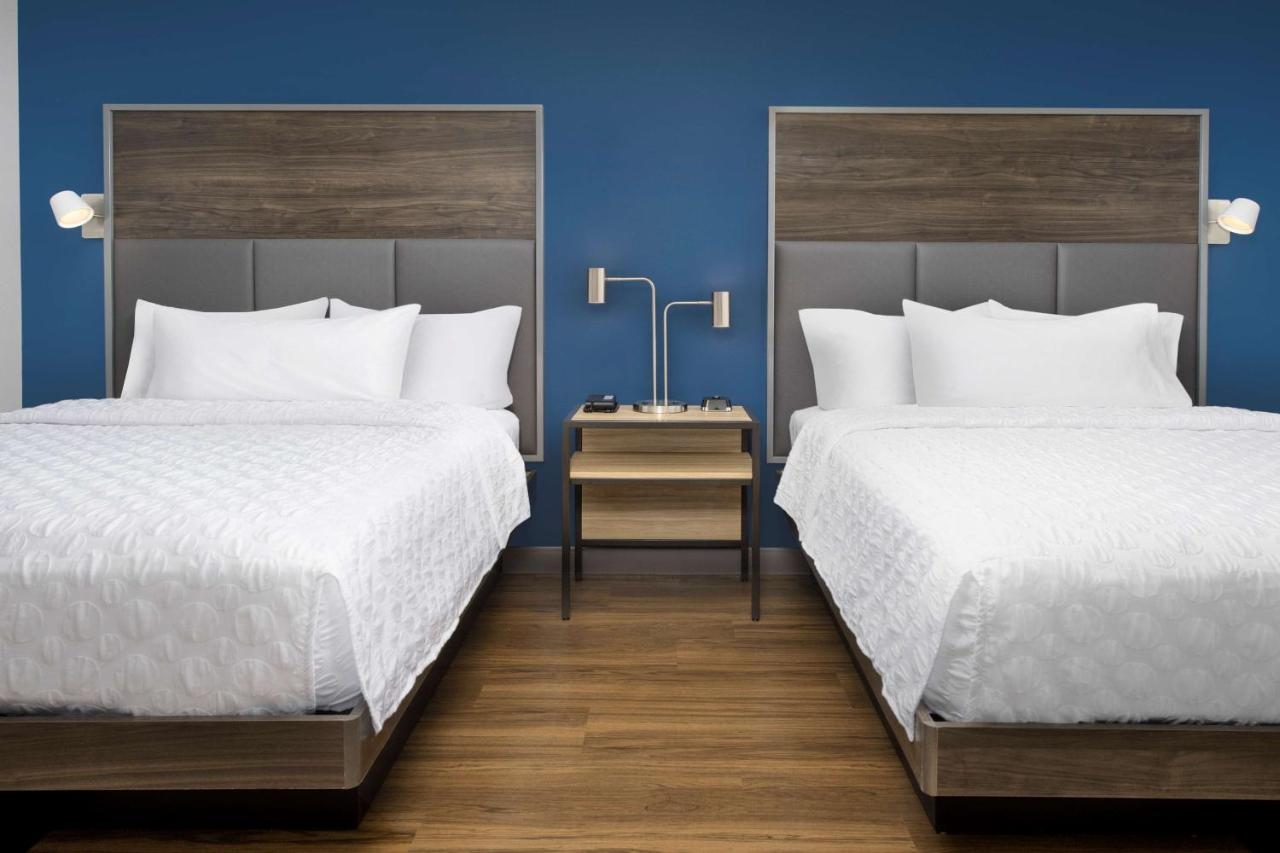 Queen Room with Two Queen Beds with Bath Tub - Mobility Accessible at Tru by Hilton Orangeburg