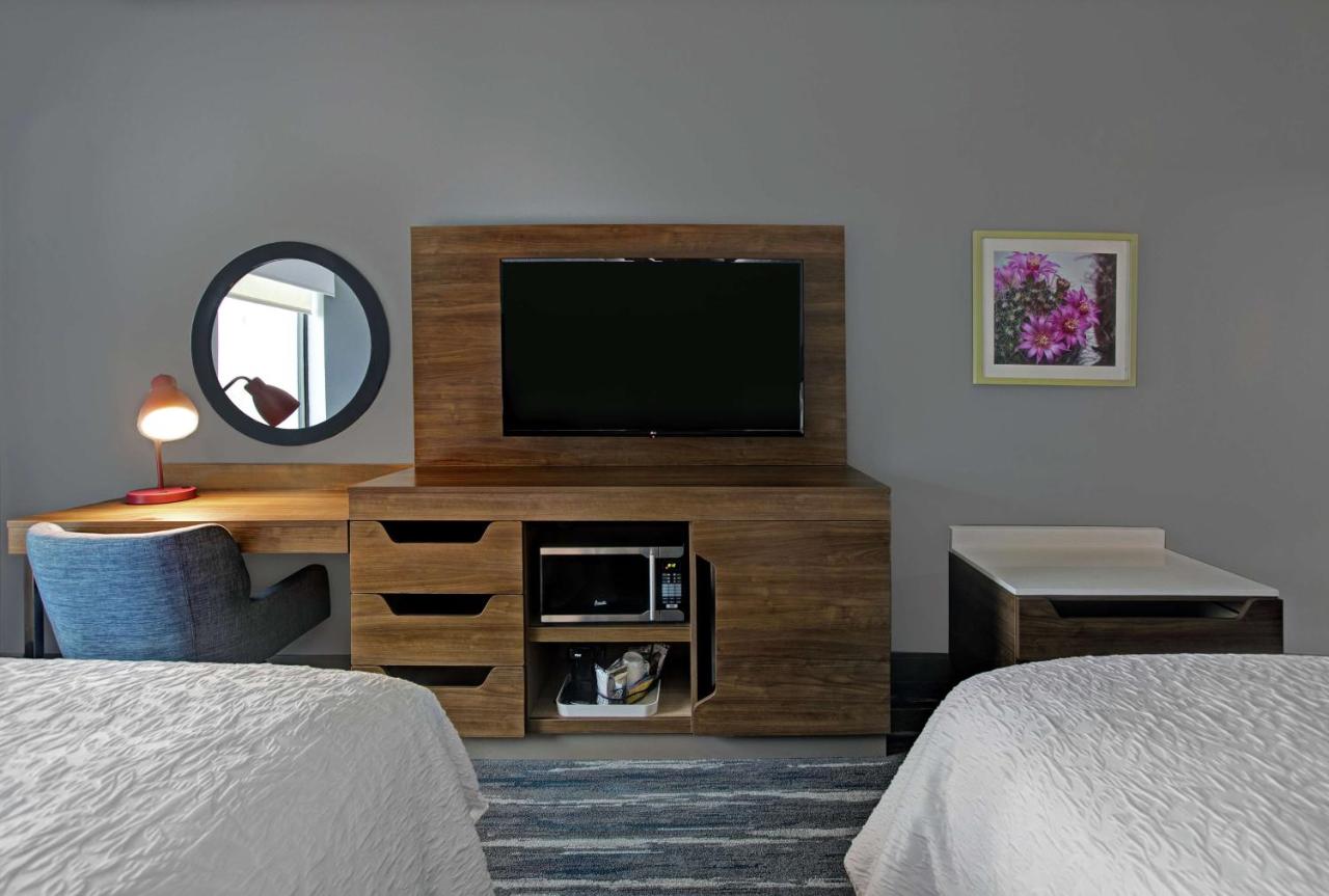 Queen Room with Two Queen Beds at Hampton Inn Weslaco