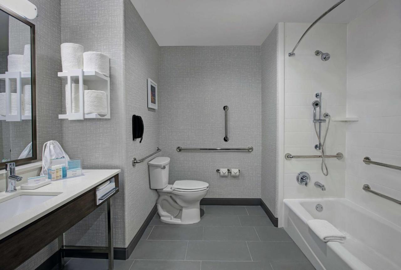Queen Room with Two Queen Beds - Mobility Accessible/Non-Smoking at Hampton Inn Weslaco