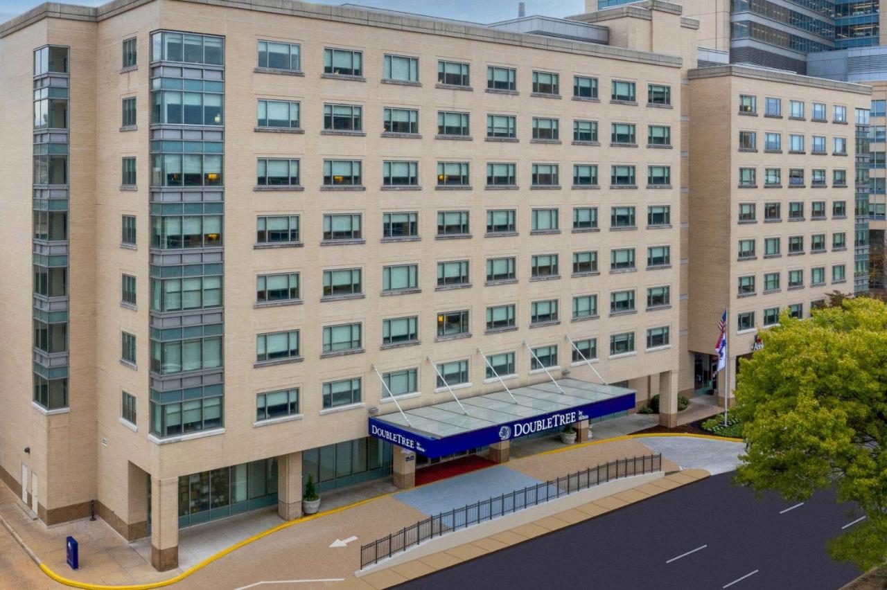 | DoubleTree by Hilton St. Louis Forest Park