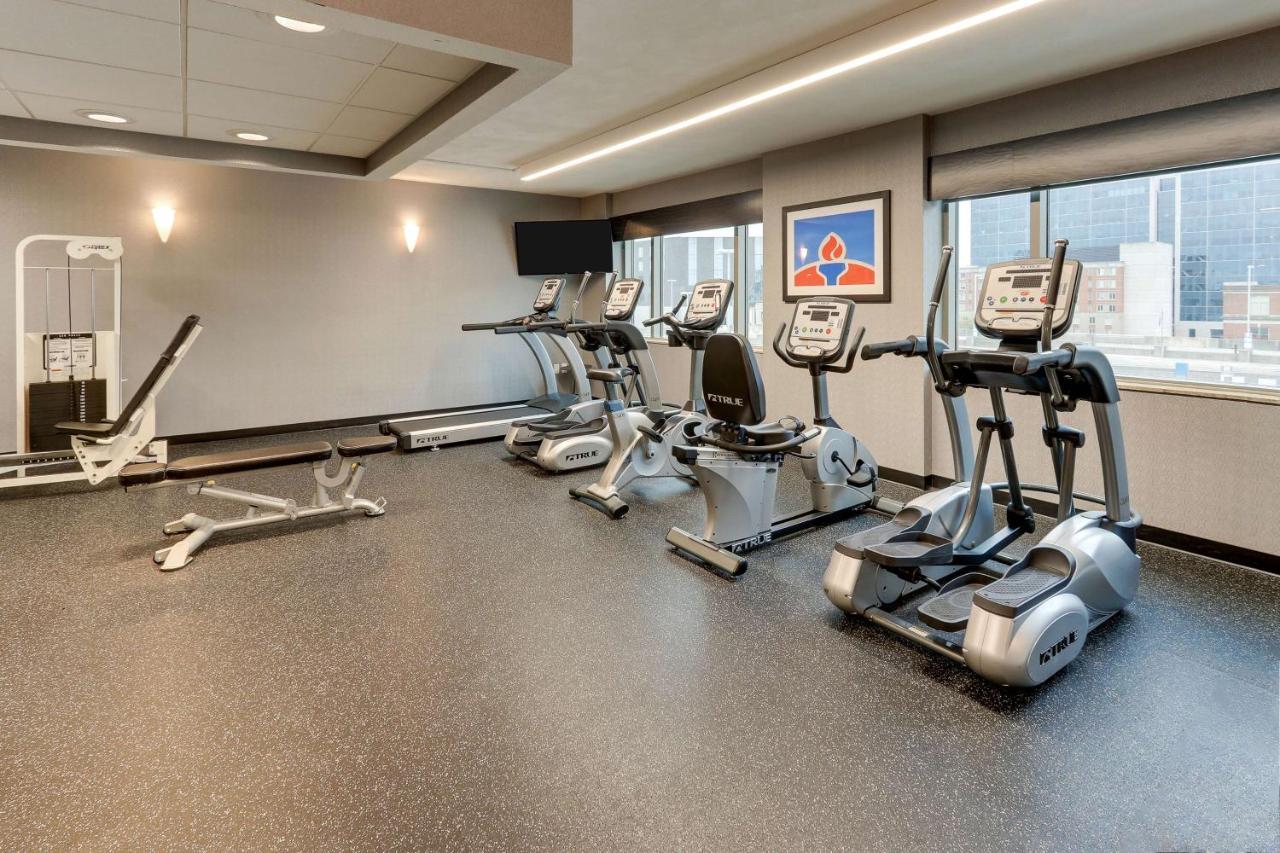 | DoubleTree by Hilton St. Louis Forest Park