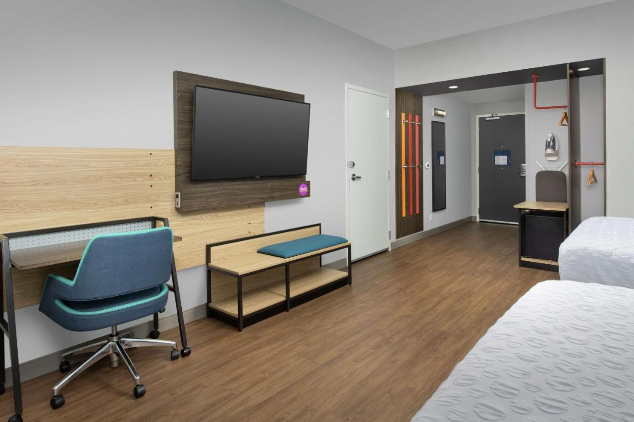 Queen Room with Two Queen Beds - Mobility Accessible with Tub at Tru by Hilton Lake City