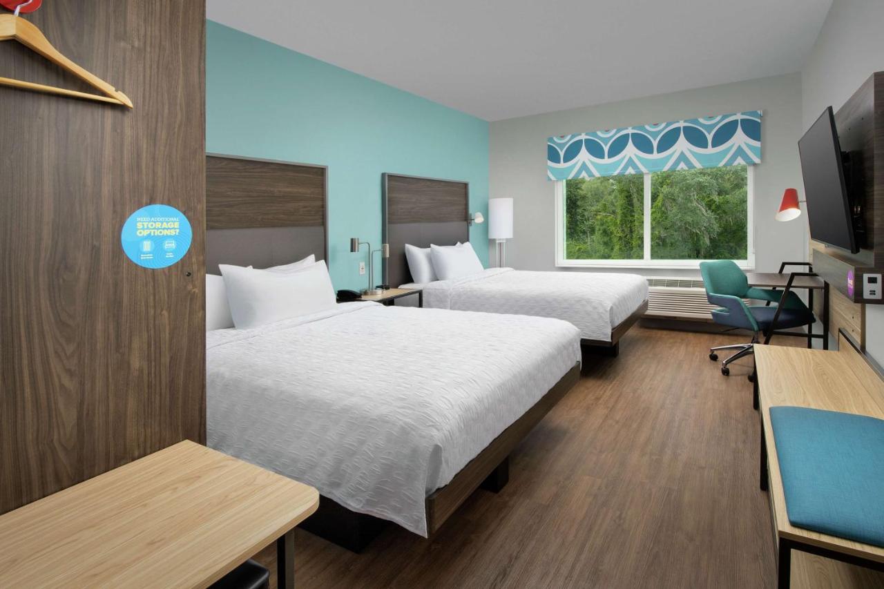 Queen Room with Two Queen Beds at Tru by Hilton Lake City