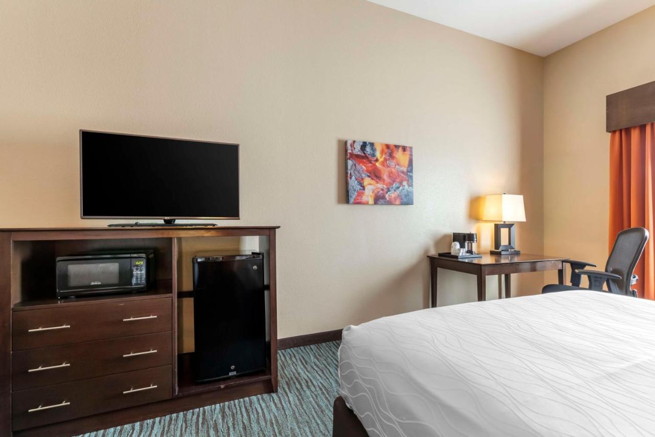 Queen Room with Two Queen Beds at Best Western Plus Longhorn Inn & Suites