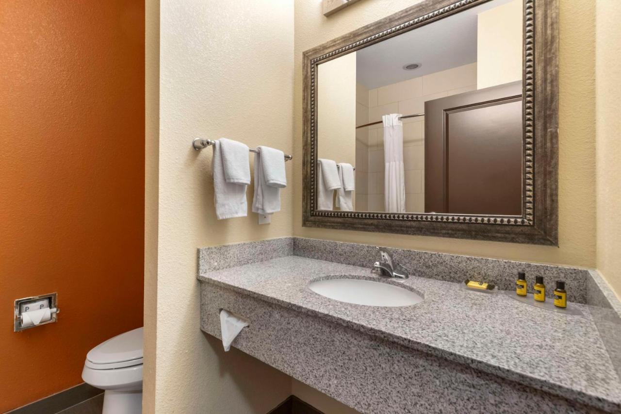  | Best Western Plus Longhorn Inn & Suites