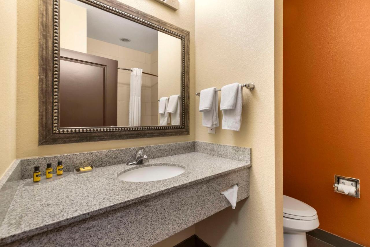  | Best Western Plus Longhorn Inn & Suites