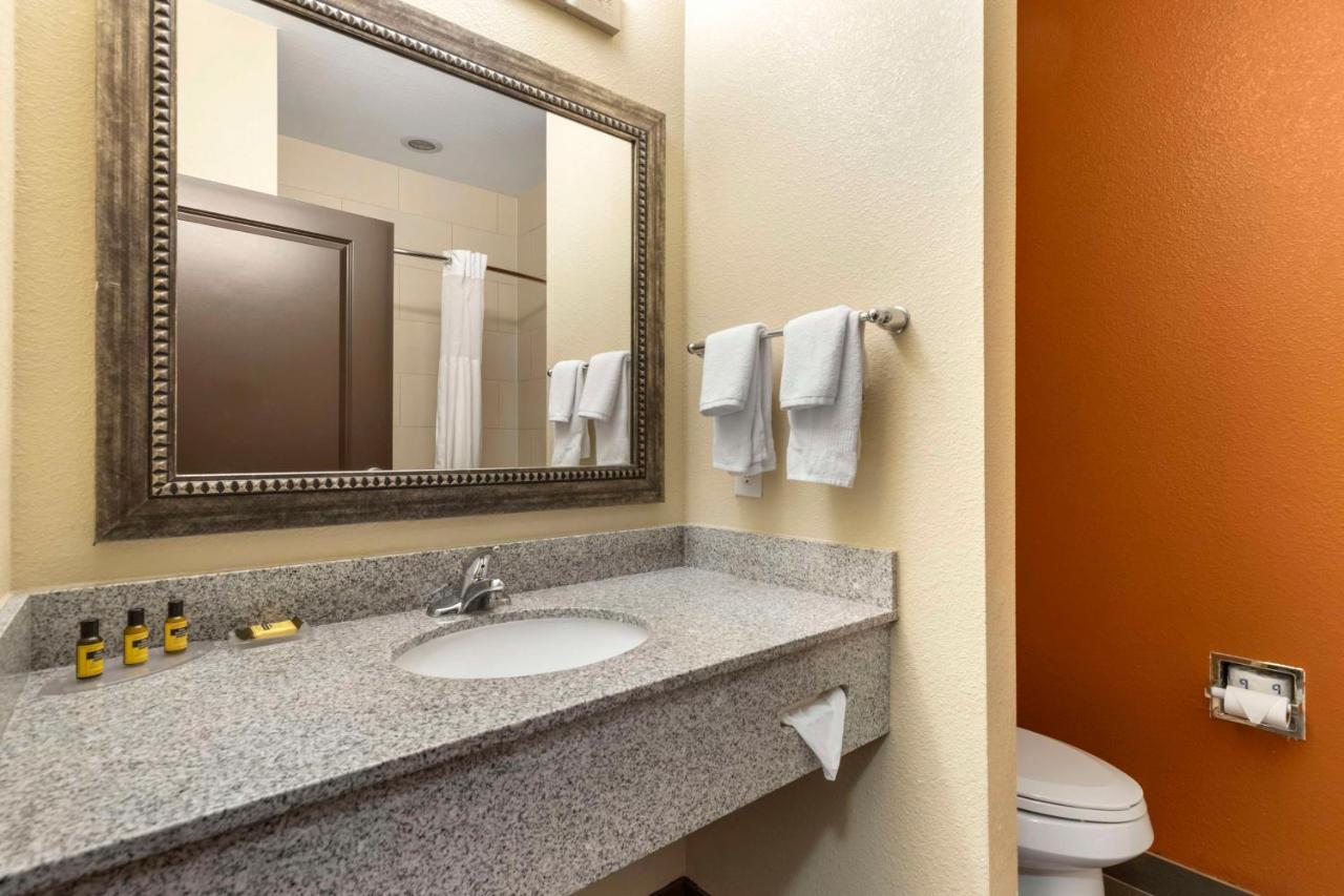 King Room - Non-Smoking at Best Western Plus Longhorn Inn & Suites