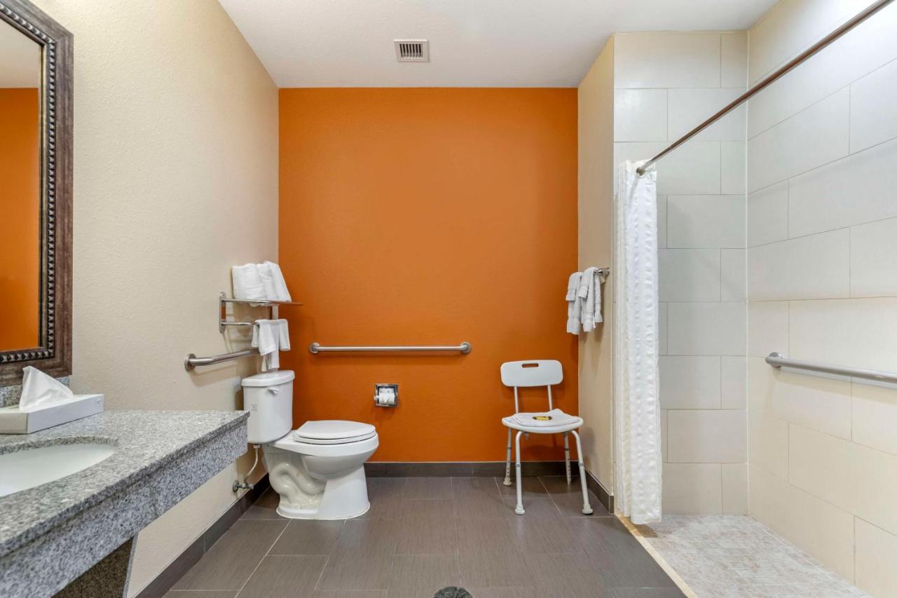  | Best Western Plus Longhorn Inn & Suites