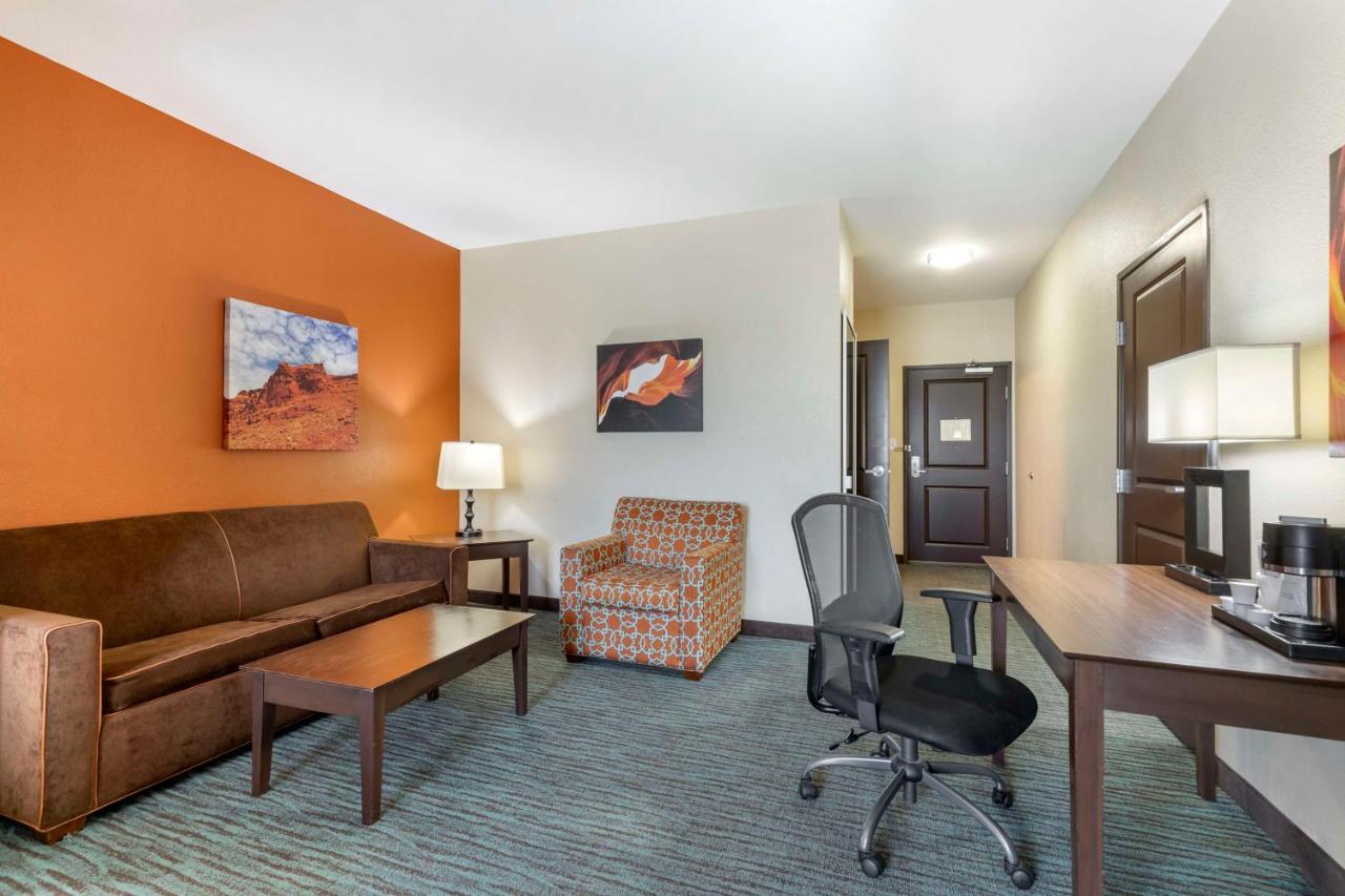  | Best Western Plus Longhorn Inn & Suites