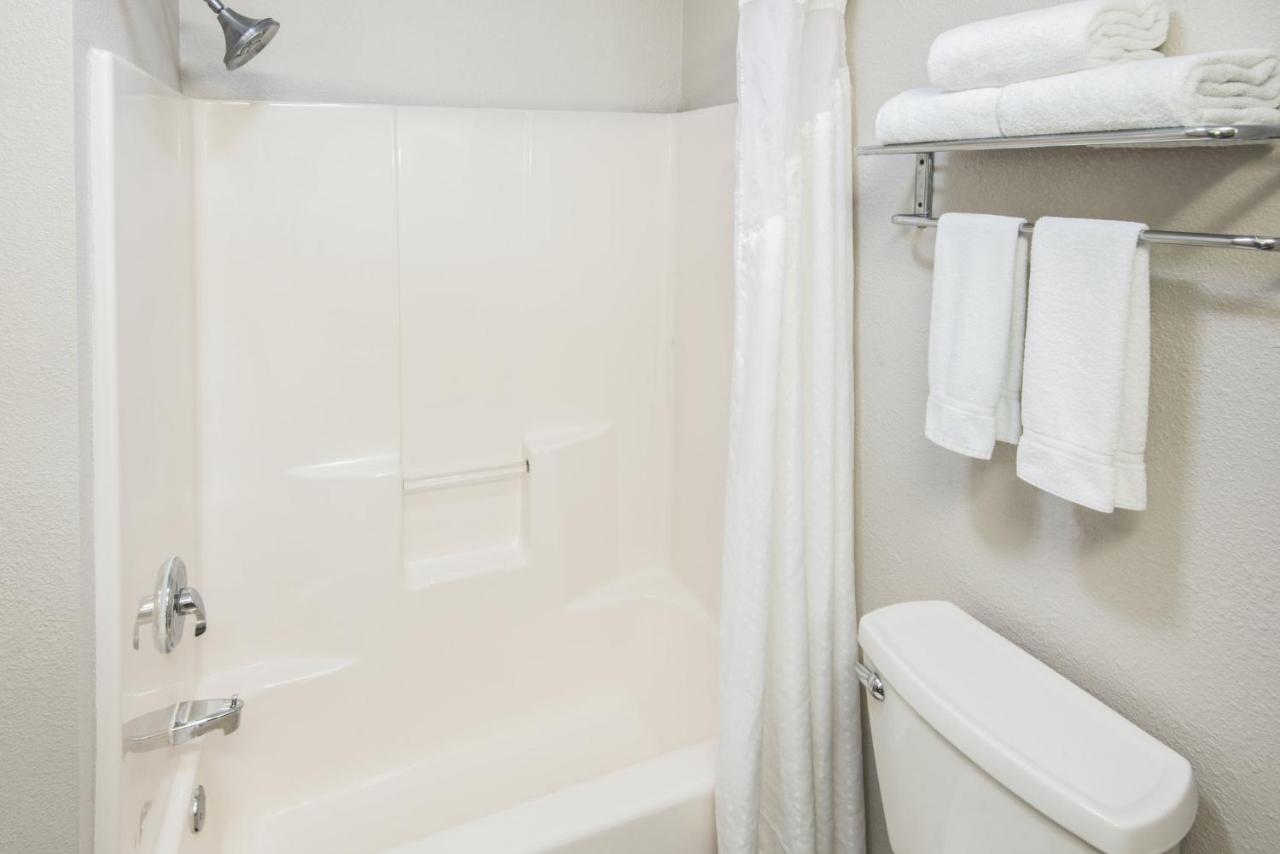 | Holiday Inn Express Cleveland Airport - Brook Park, an IHG Hotel