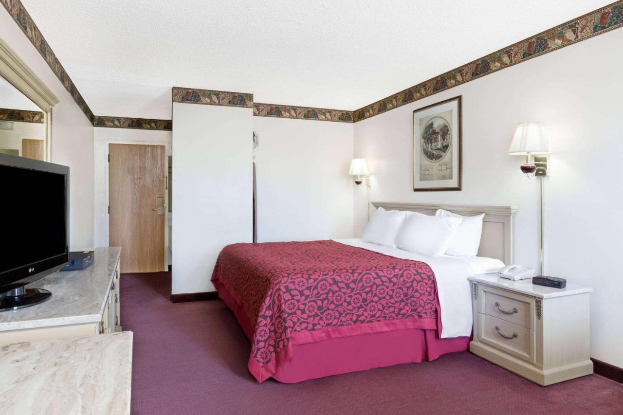 | Days Inn by Wyndham Concordia