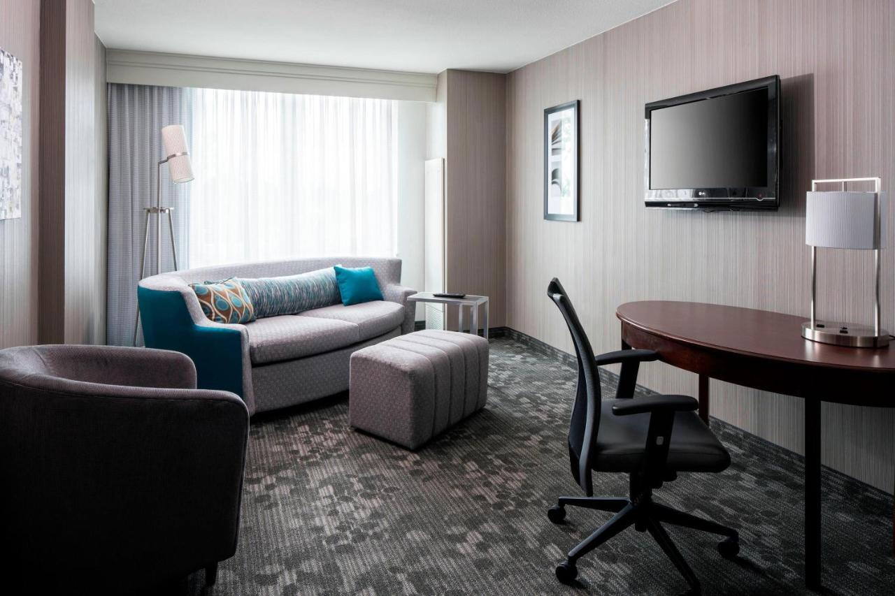 | Courtyard by Marriott Seattle Federal Way