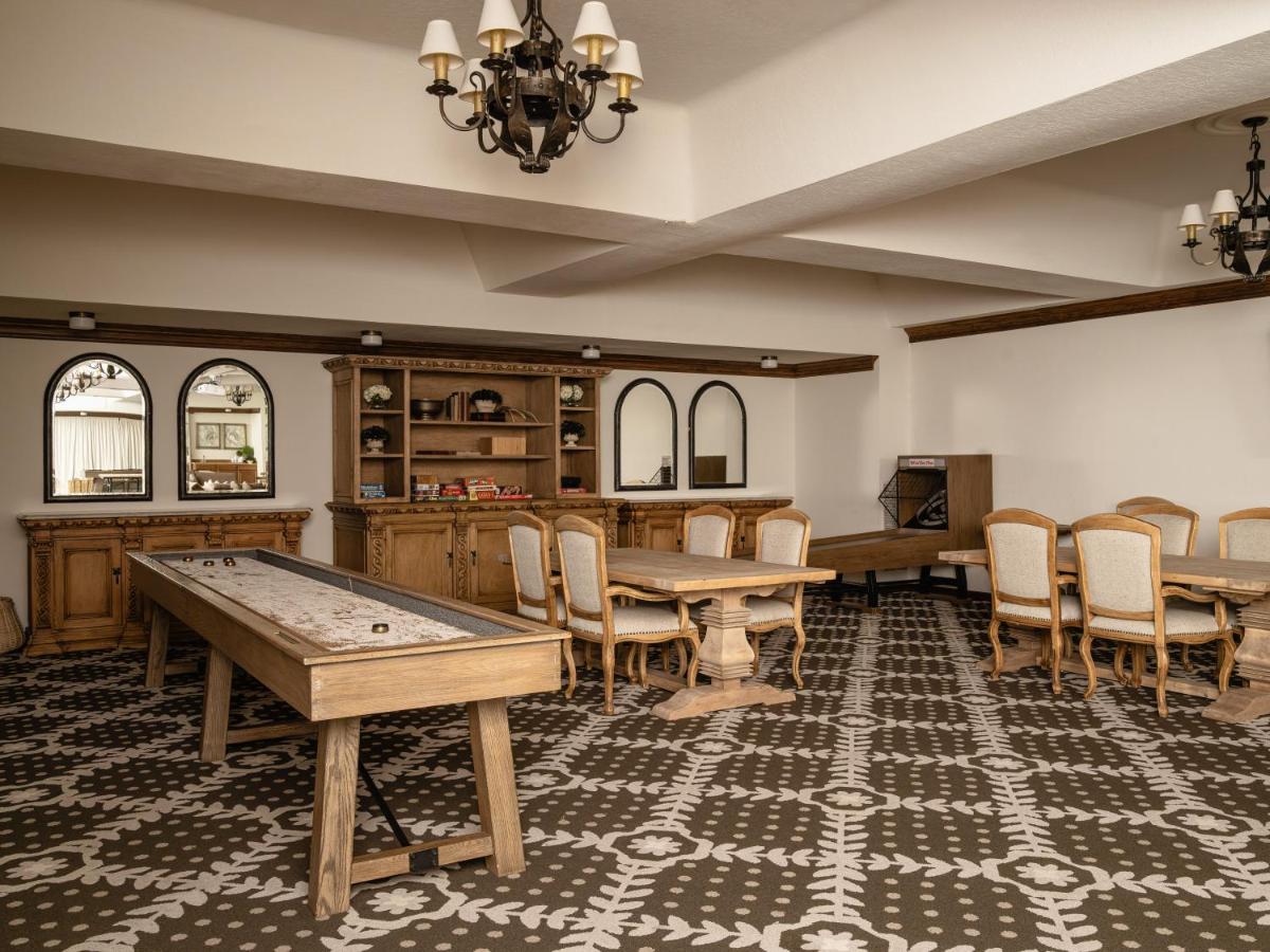 | Enzian Inn