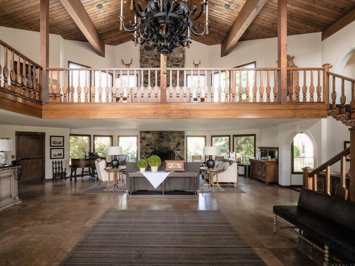 | Enzian Inn