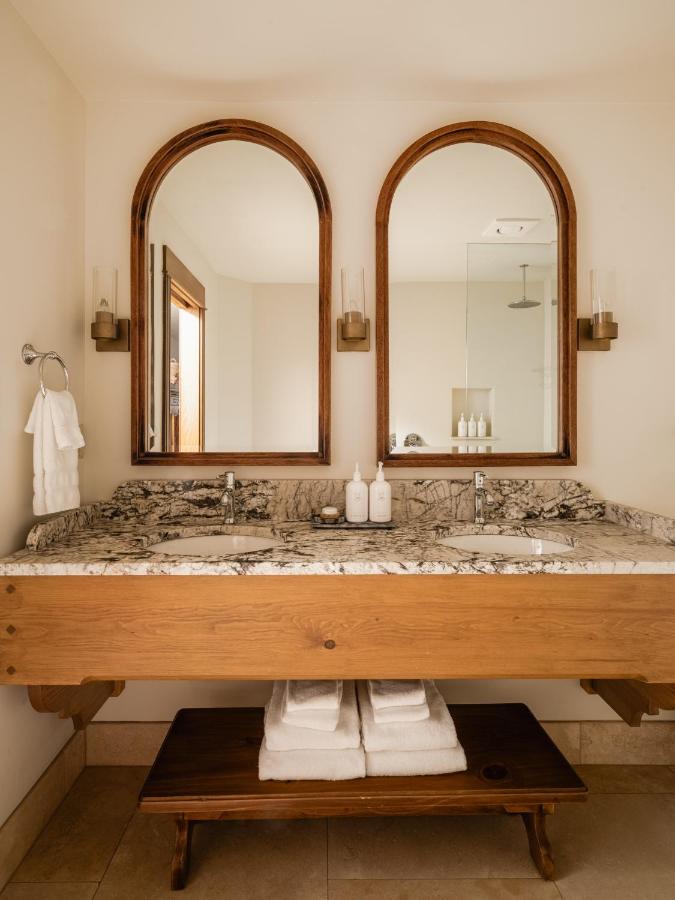 | Enzian Inn