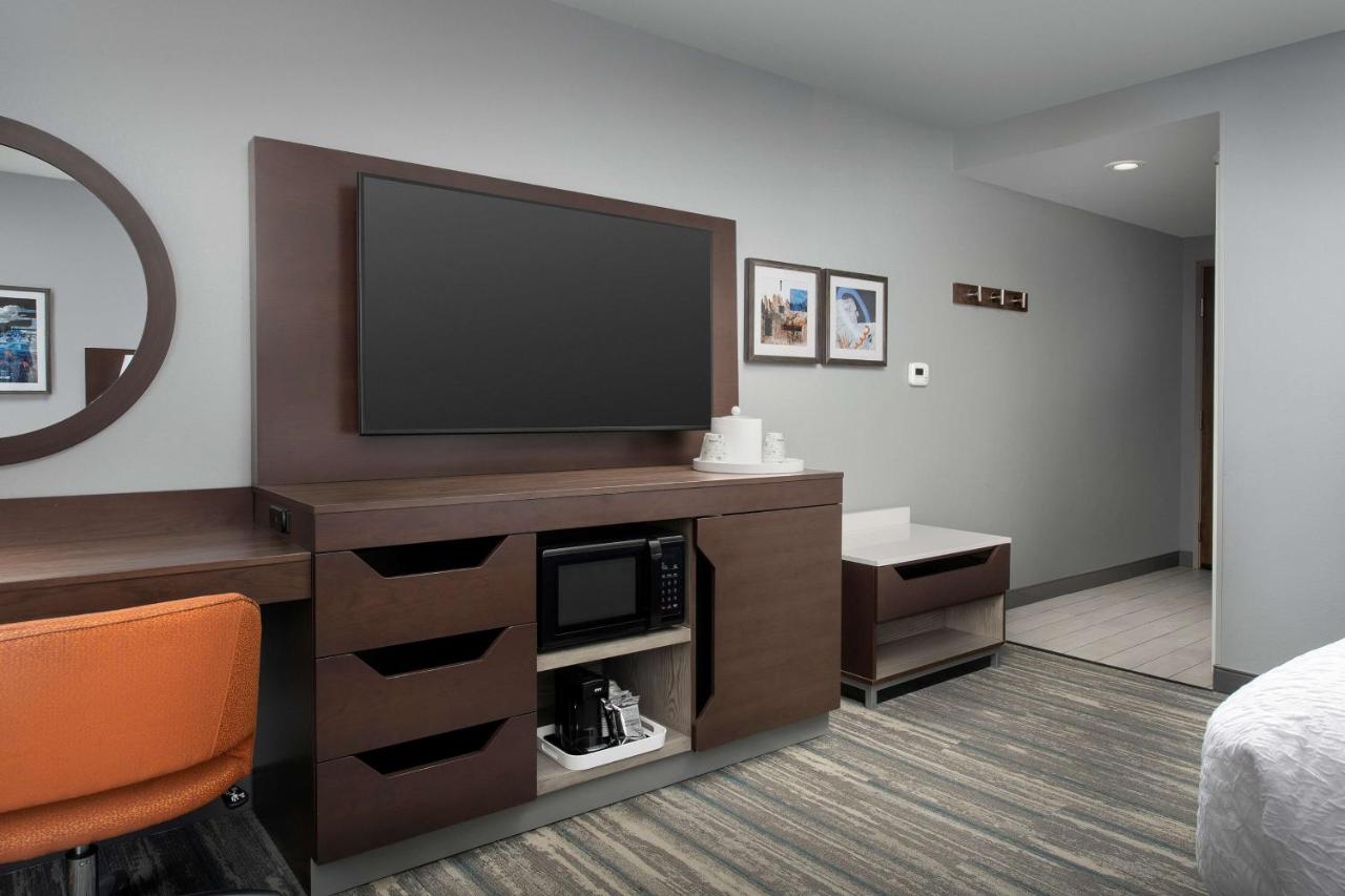 King Room - Non-Smoking at Hampton Inn & Suites Rapid City Rushmore