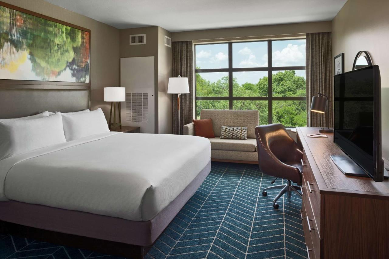 King Room at The Bevy Hotel Boerne, a DoubleTree by Hilton