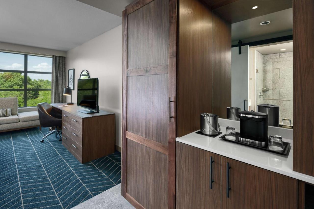 King Room at The Bevy Hotel Boerne, a DoubleTree by Hilton