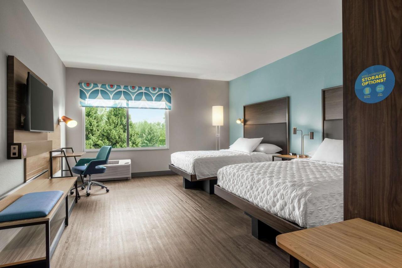 Queen Room - Mobility Accessible with Roll In Shower at Tru By Hilton Hershey Chocolate Avenue