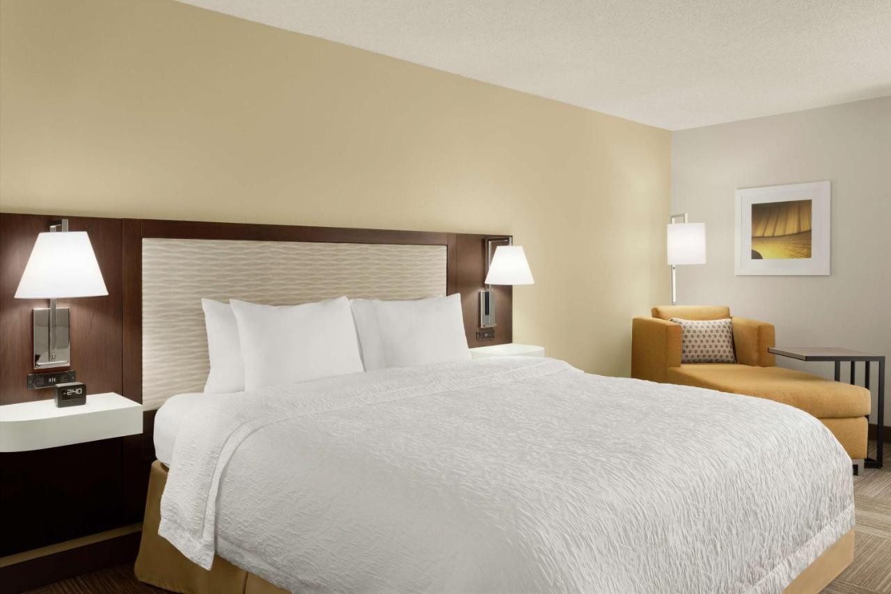 King Room with Sofa Bed - Non-Smoking at Hampton Inn Houston Hobby Airport