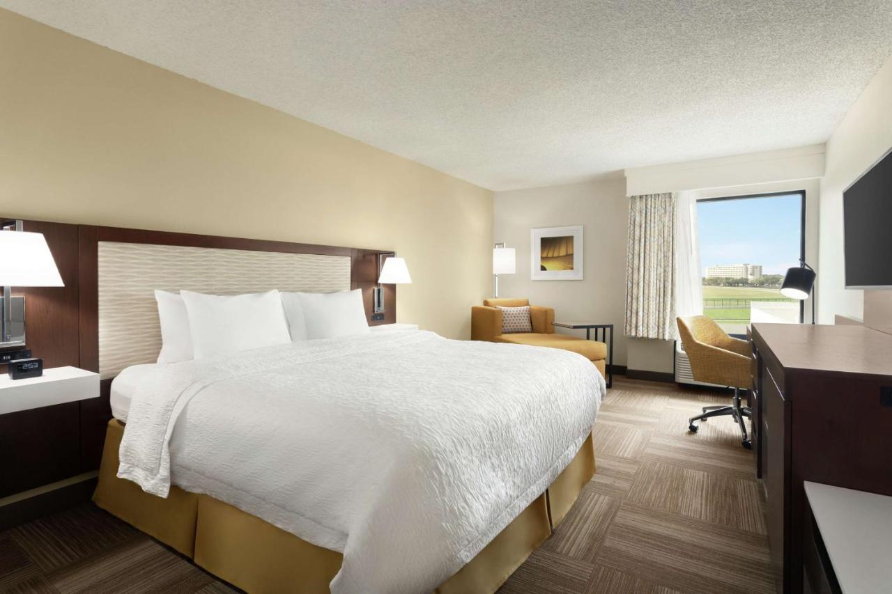King Room with Sofa Bed - Non-Smoking at Hampton Inn Houston Hobby Airport