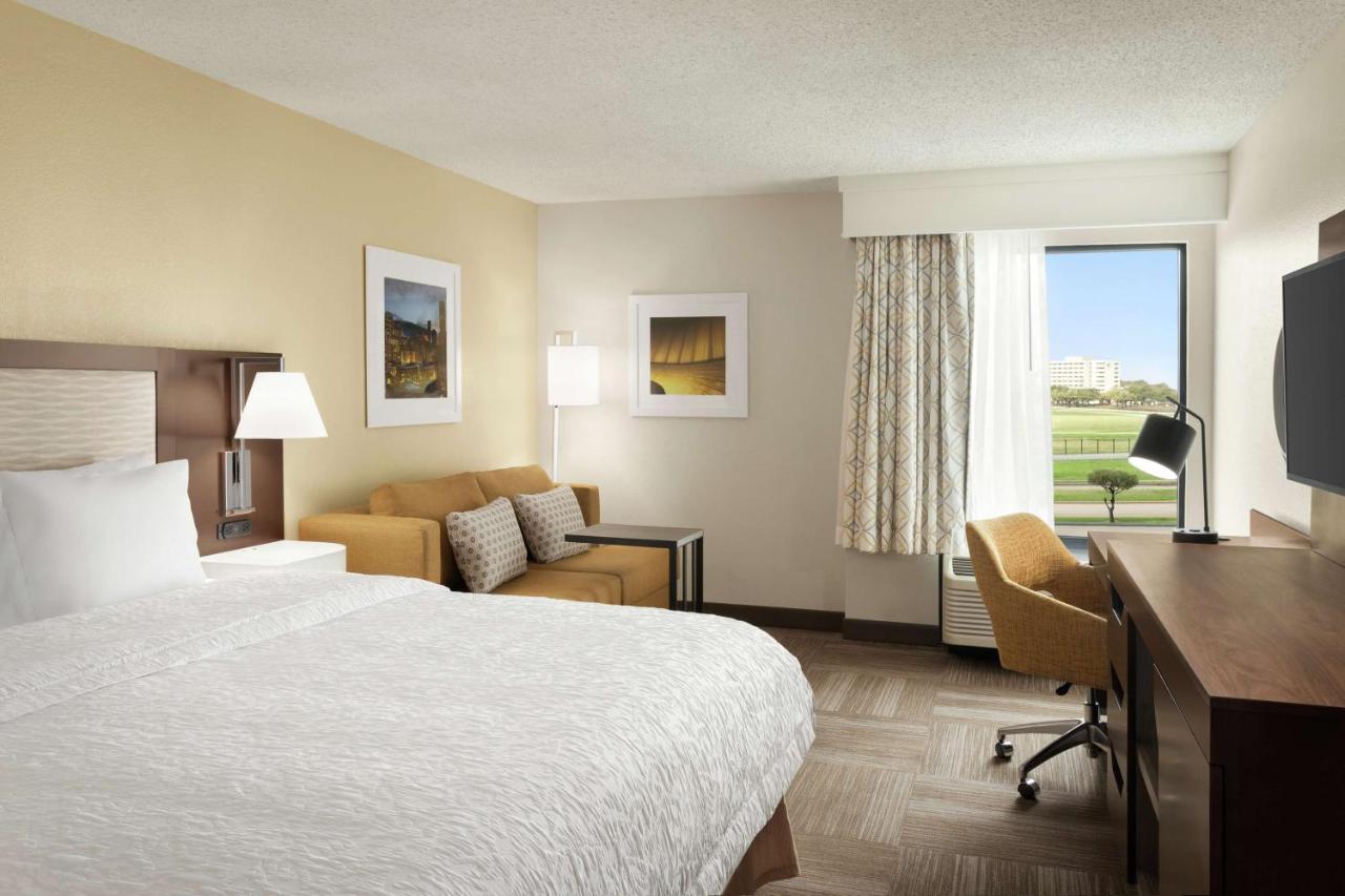 King Room with Sofa Bed - Non-Smoking at Hampton Inn Houston Hobby Airport