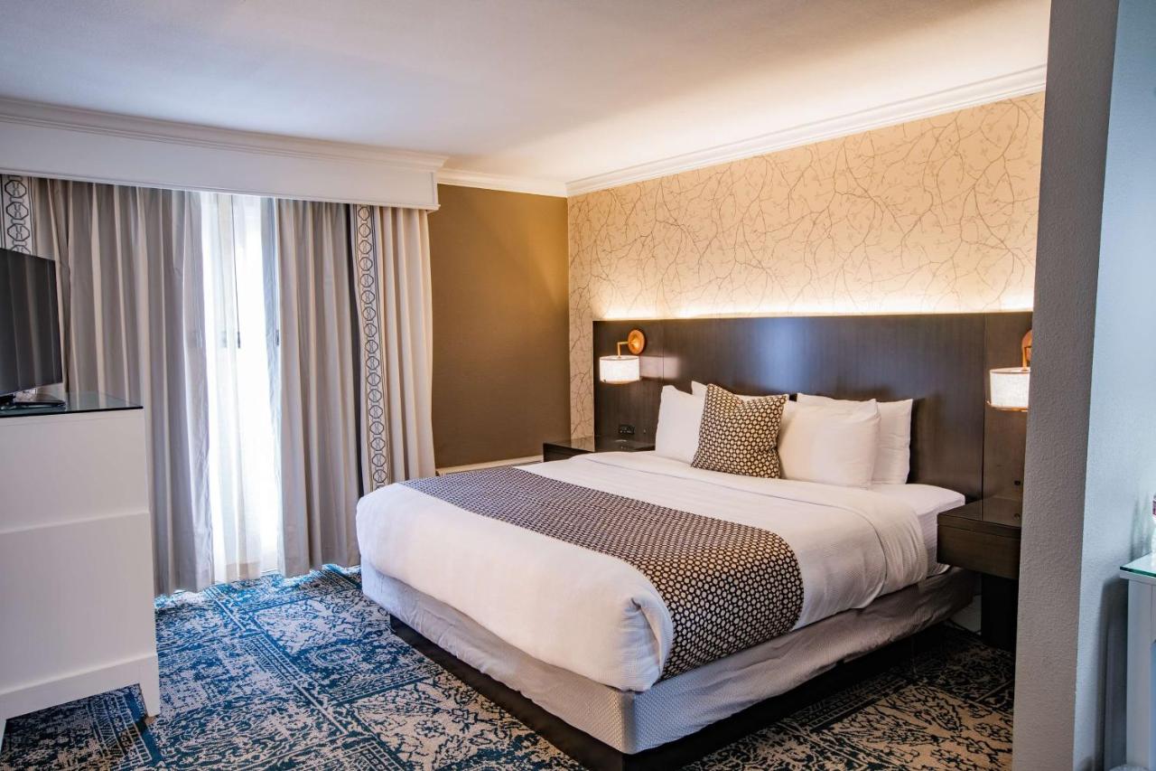 King Room at The Burgundy Hotel, Tapestry Collection by Hilton