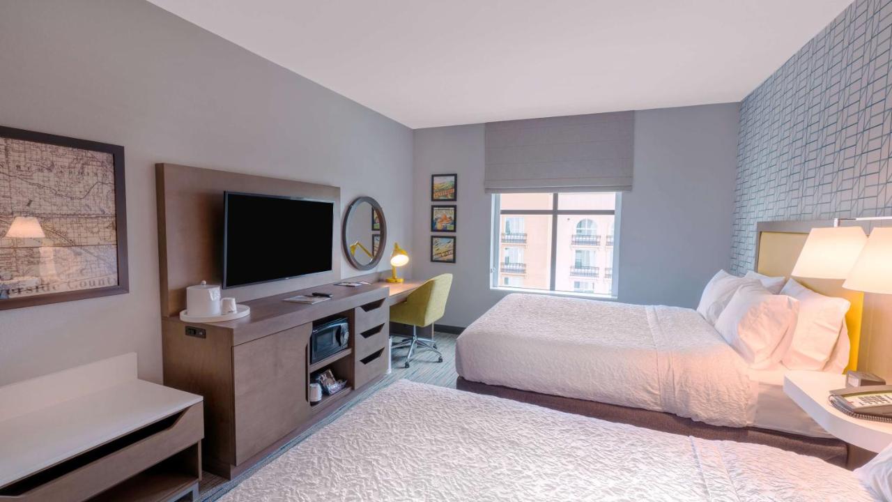 Queen Room with Two Queen Beds at Hampton Inn Riverside Downtown