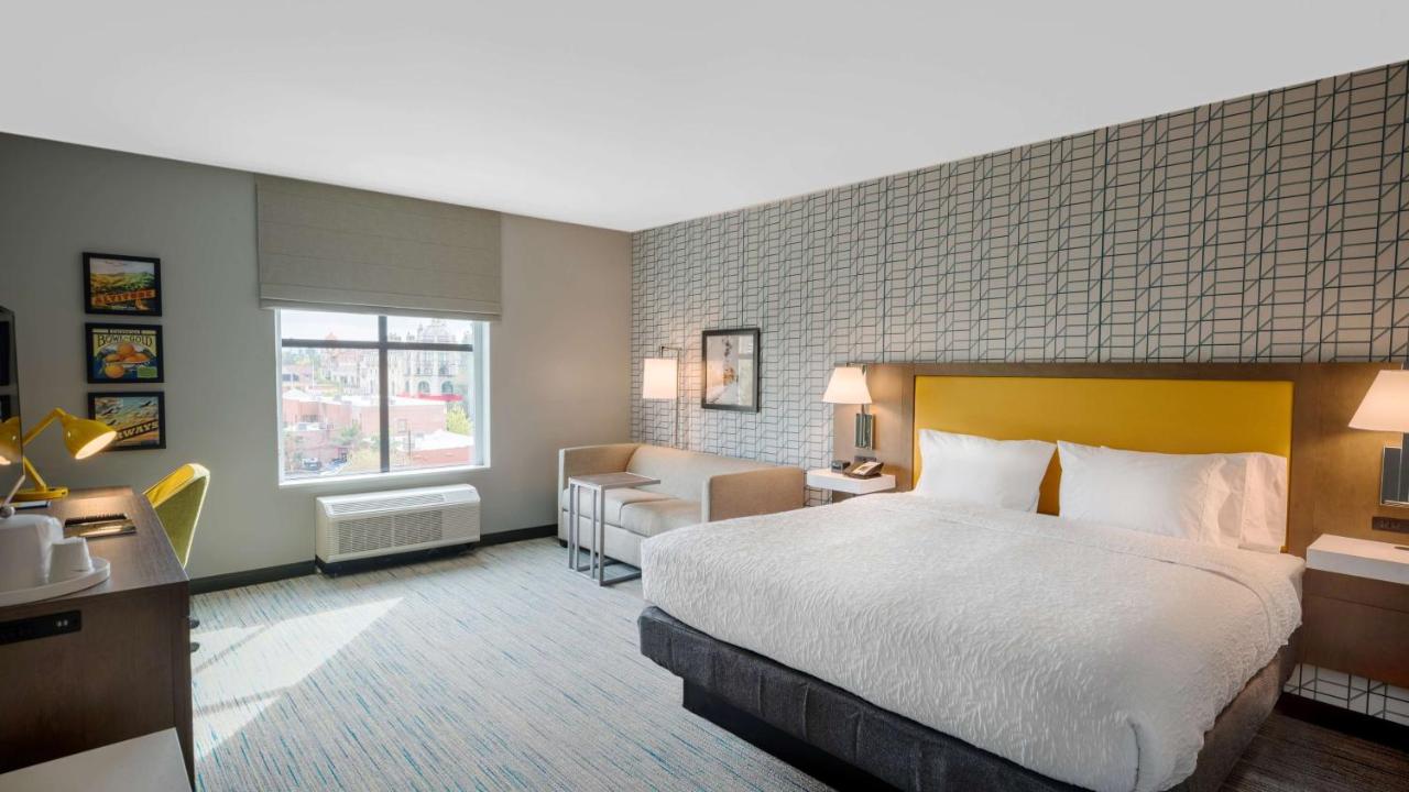 King Room - Mobility Accessible/Non-Smoking at Hampton Inn Riverside Downtown