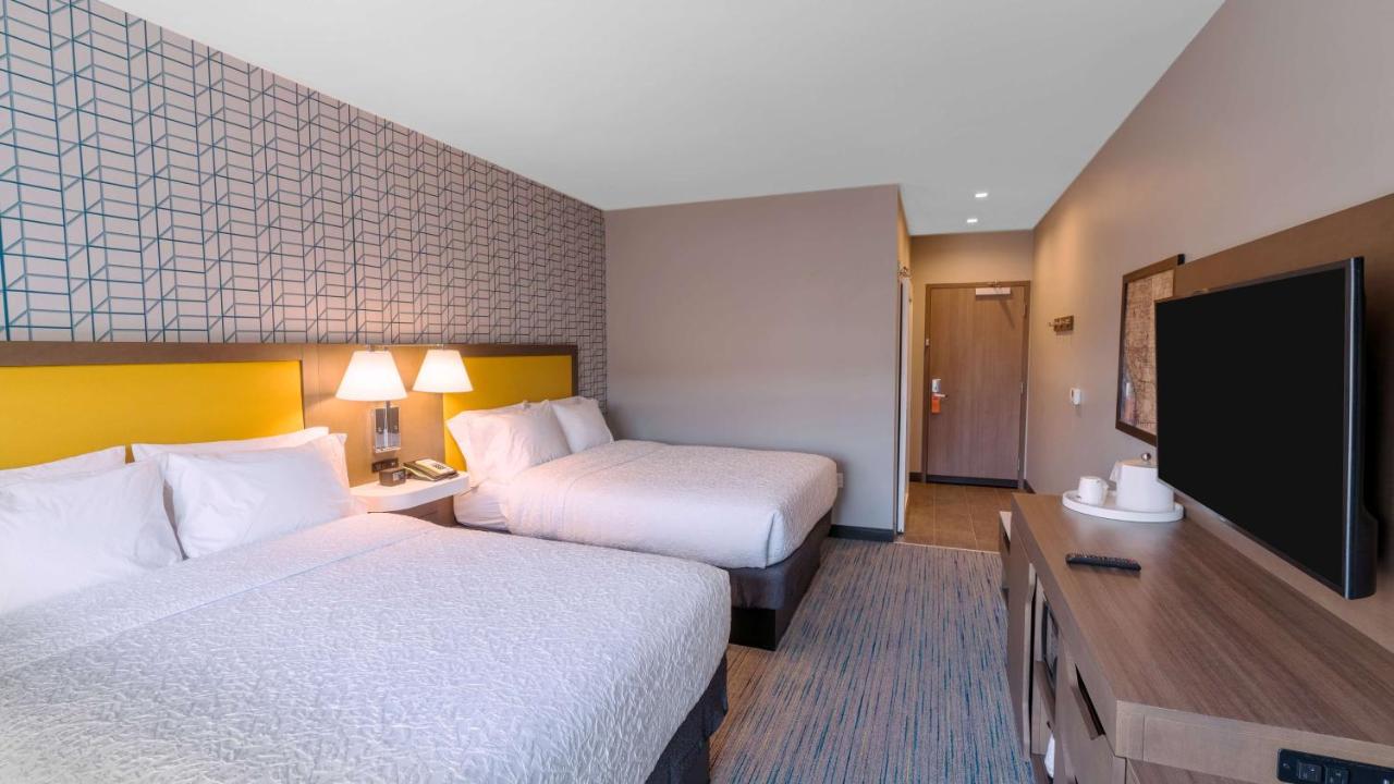Queen Room with Two Queen Beds at Hampton Inn Riverside Downtown